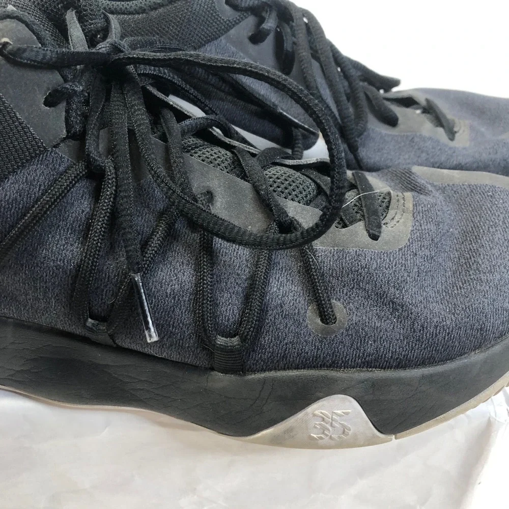 Nike pair zoom